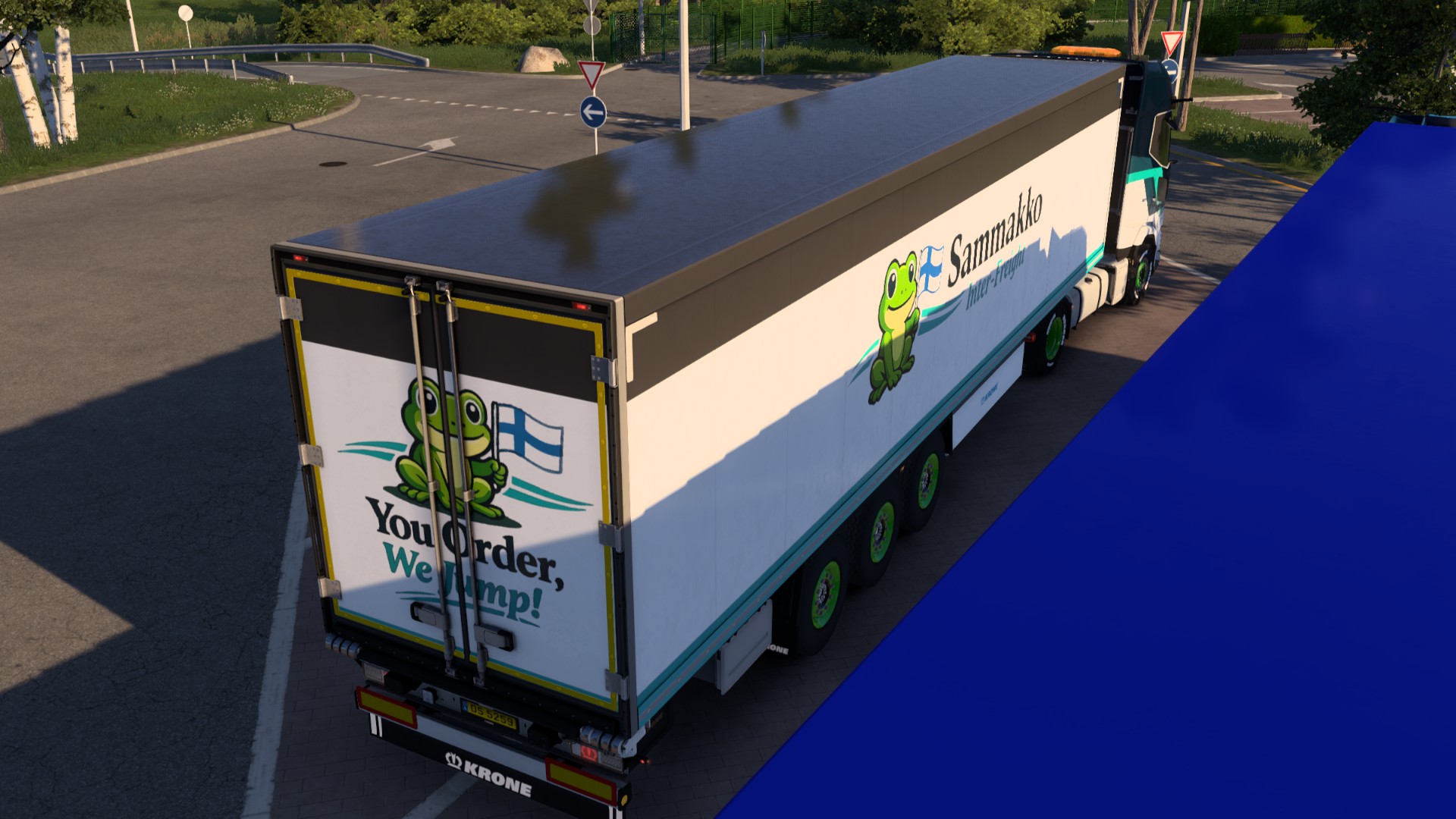 Sammakko truck on a motorway